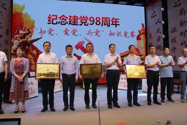 小猫钓鱼游戏龙王版有船