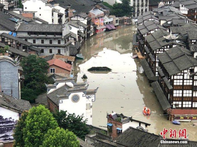 巨魔与勇士